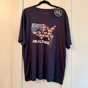 Realtree Men's Dark Blue USA Graphic Tee